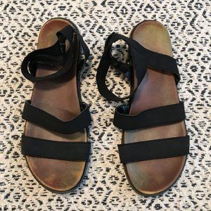 Universal Threads Elastic Ankle Strap Sandals